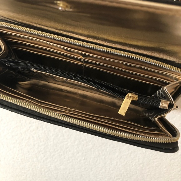 Betsey Johnson Quilted Wallet with crossbody strap - Picture 2 of 2